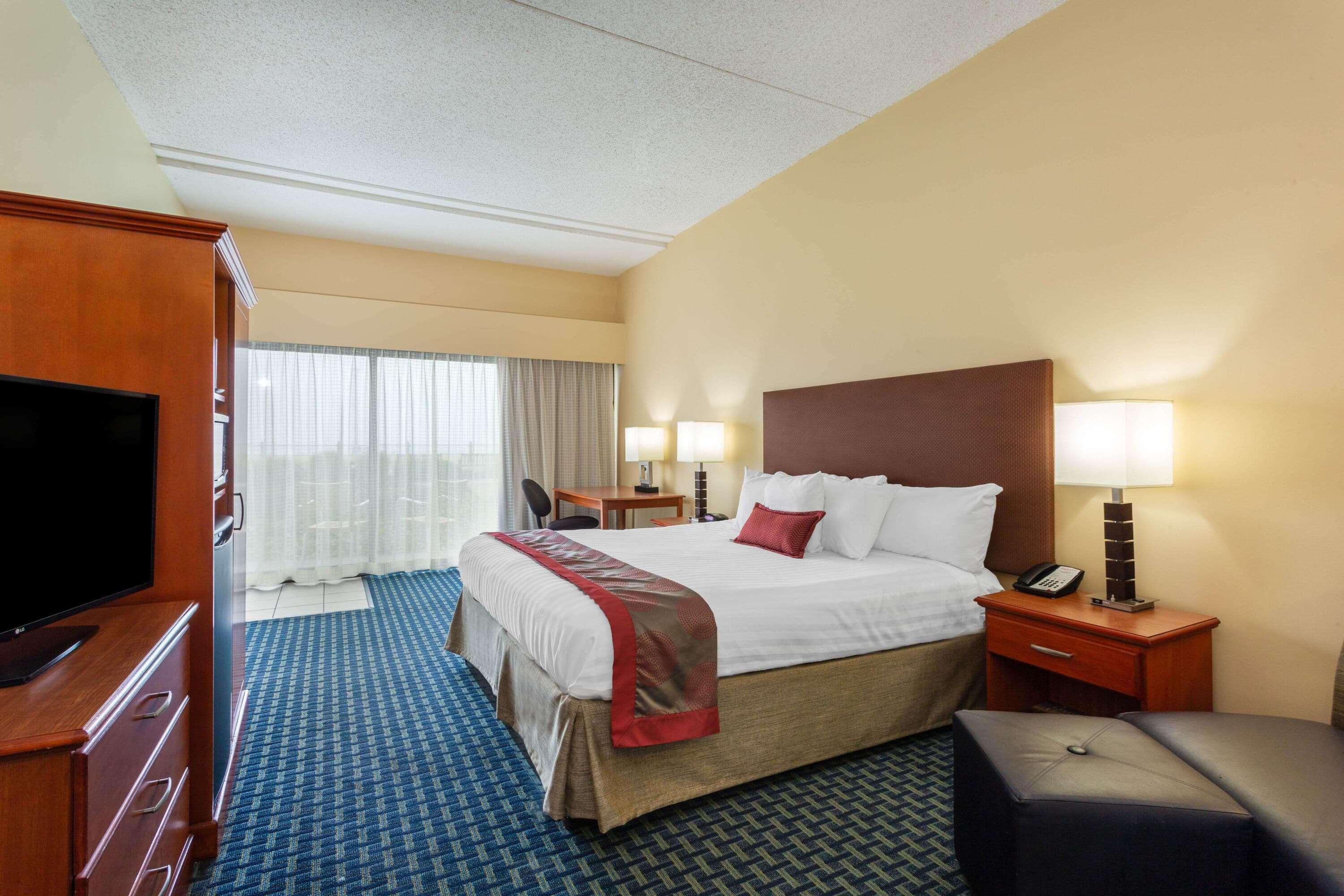 Ramada Plaza by Wyndham Virginia Beach Zewnętrze zdjęcie